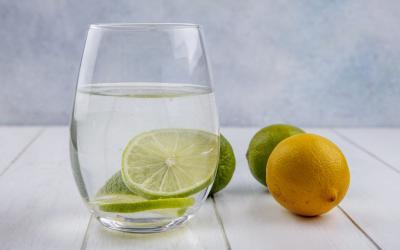 Gesundes Wasser trinken und abnehmen – Das hilft